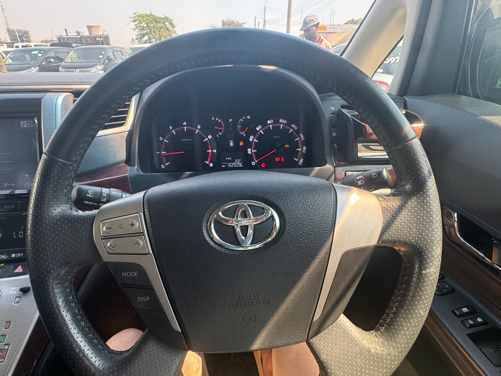 VELLFIRE Toyota Vellfire 2.5 Petrol 7-Seater Luxury MPV