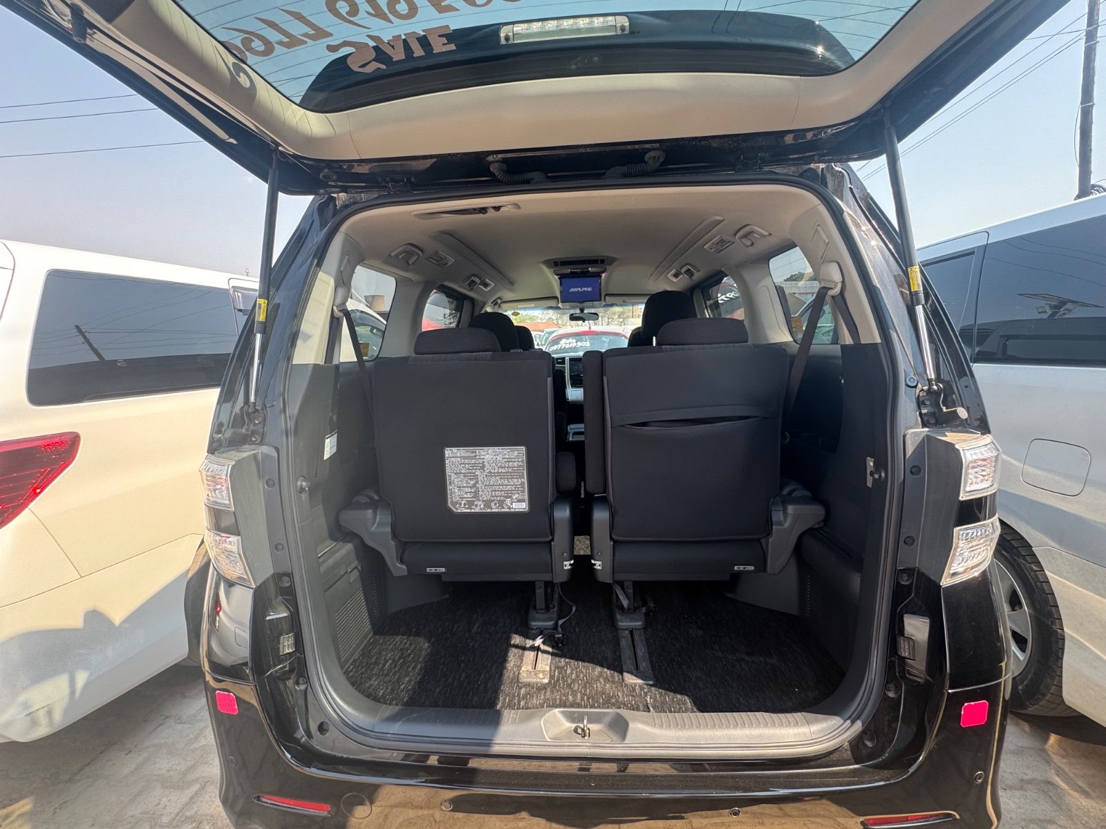 VELLFIRE Toyota Vellfire 2.5 Petrol 7-Seater Luxury MPV